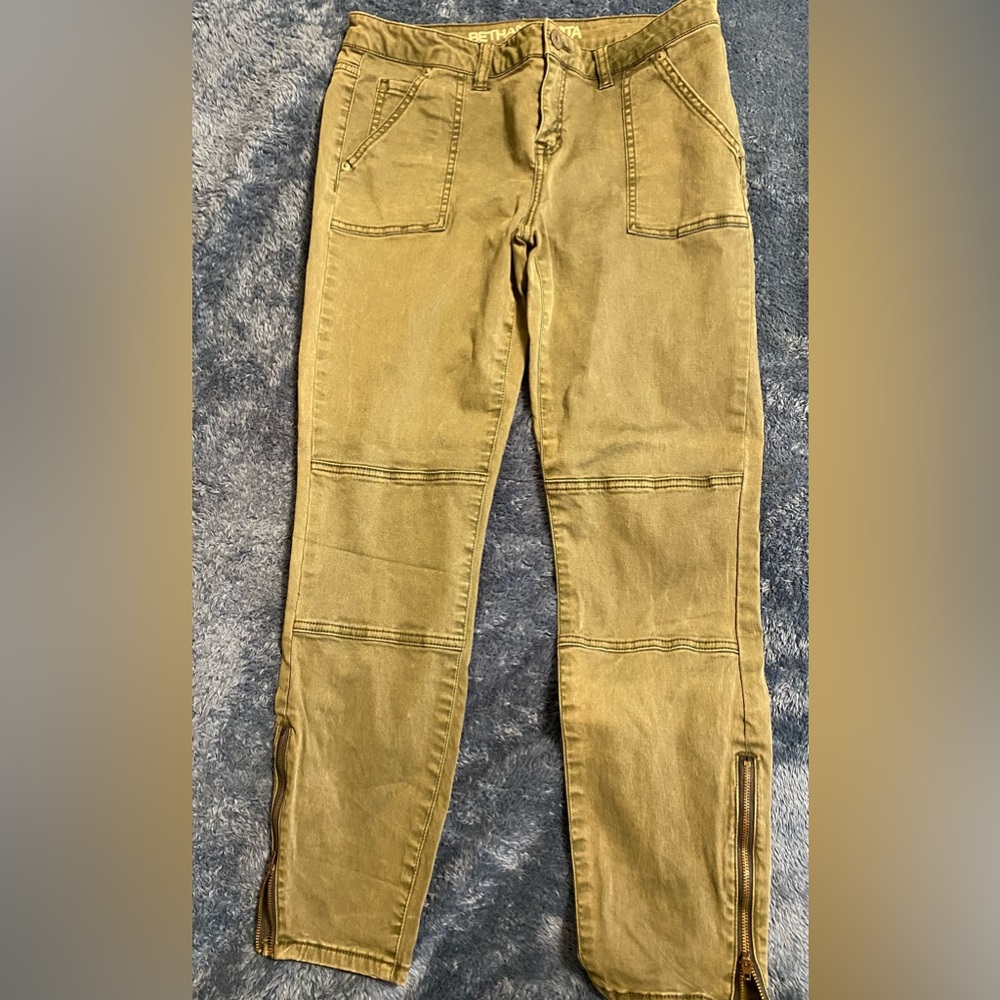 Womens Army Green Jeggings